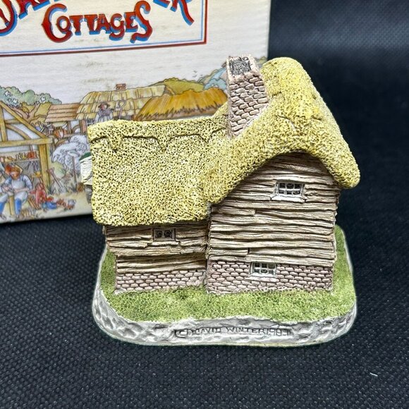 David Winter "The Village Shop" collectible cottage - Picture 2 of 5